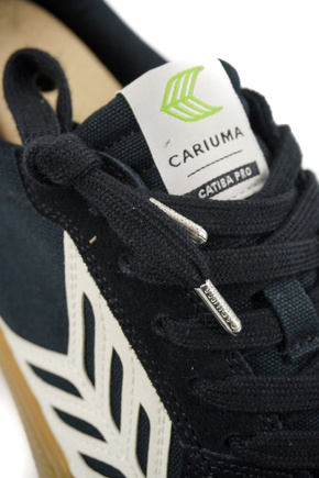 Cariuma Schuhe - Catiba Pro Skate (gummi schwarz/elfenbeinfarbenes Logo)