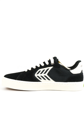 Cariuma Schuhe - Catiba Pro 2.0 Schwarz Wildleder und Cordura Elfenbein Logo Sneaker