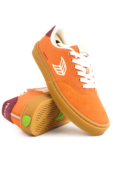 Cariuma Schuhe - Naioca Pro Gum Burnt Orange Wildleder und Leinwand Elfenbein Logo Ruby Wine Sneaker