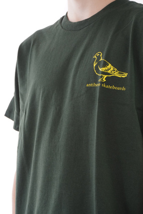 Antihero T-Shirt - Basic Pigeon waldgrün/gelb