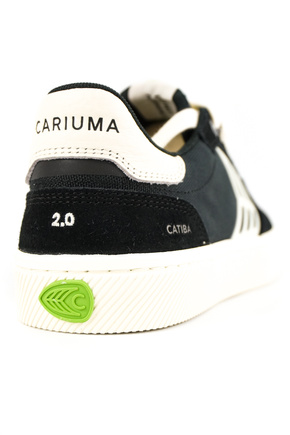Cariuma Schuhe - Catiba Pro 2.0 Schwarz Wildleder und Cordura Elfenbein Logo Sneaker